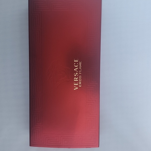 Versace Eros Flame THREE-PIECE SAMPLE Gift Set - Picture 2 of 6